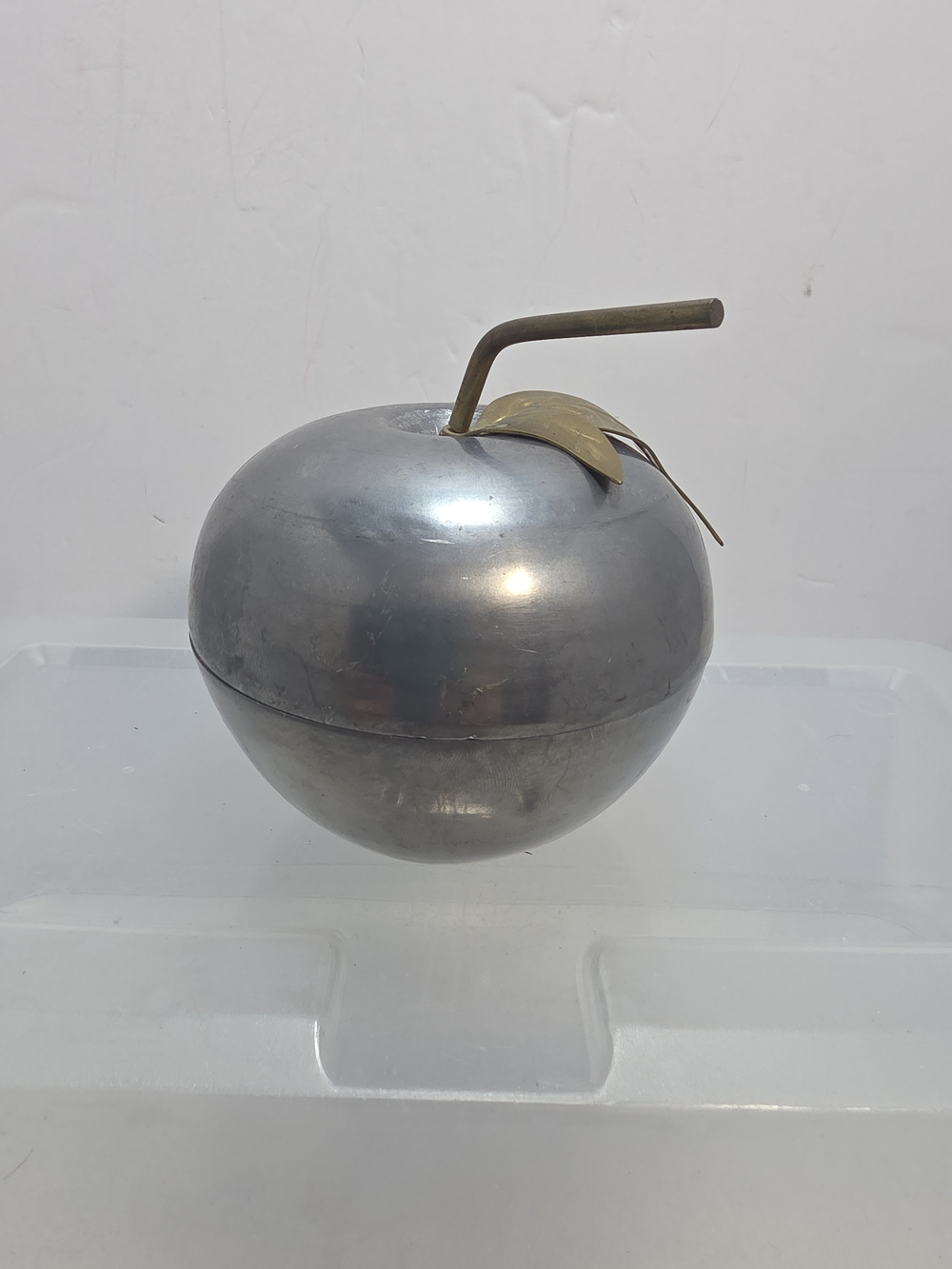 Vintage Cast Aluminum Apple Trinket Box Brass Stem Leaf Rustic Decor (A4)